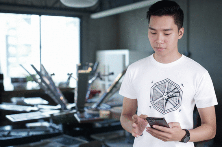 ลืมสกรีน! เสื้อเปลี่ยนลายได้เอง ขายแล้วในไทย